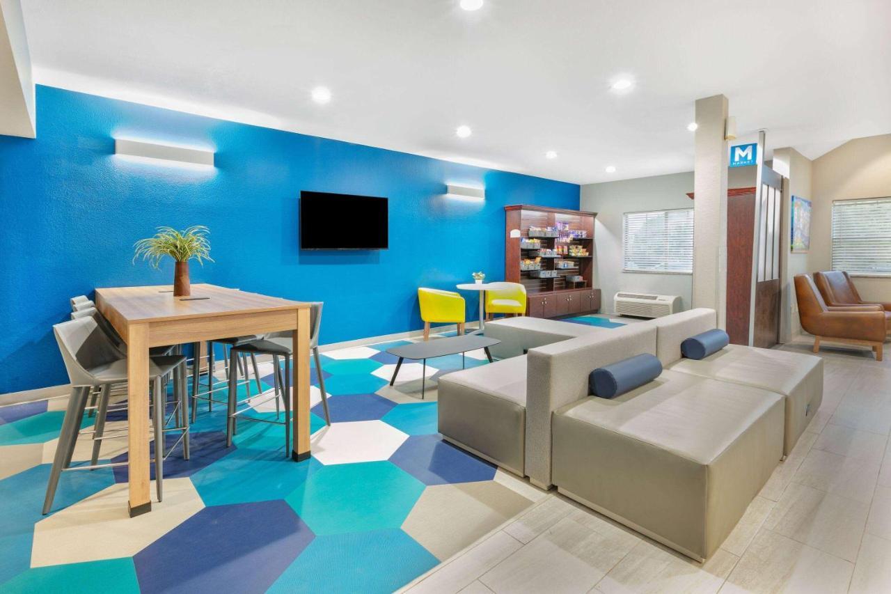 Microtel Inn & Suites By Wyndham Austin Airport Kültér fotó