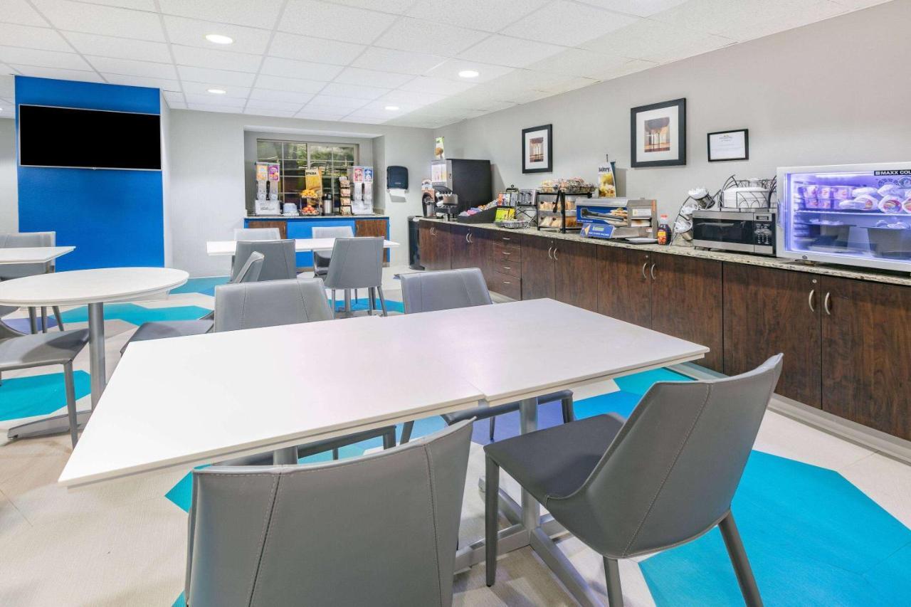 Microtel Inn & Suites By Wyndham Austin Airport Kültér fotó