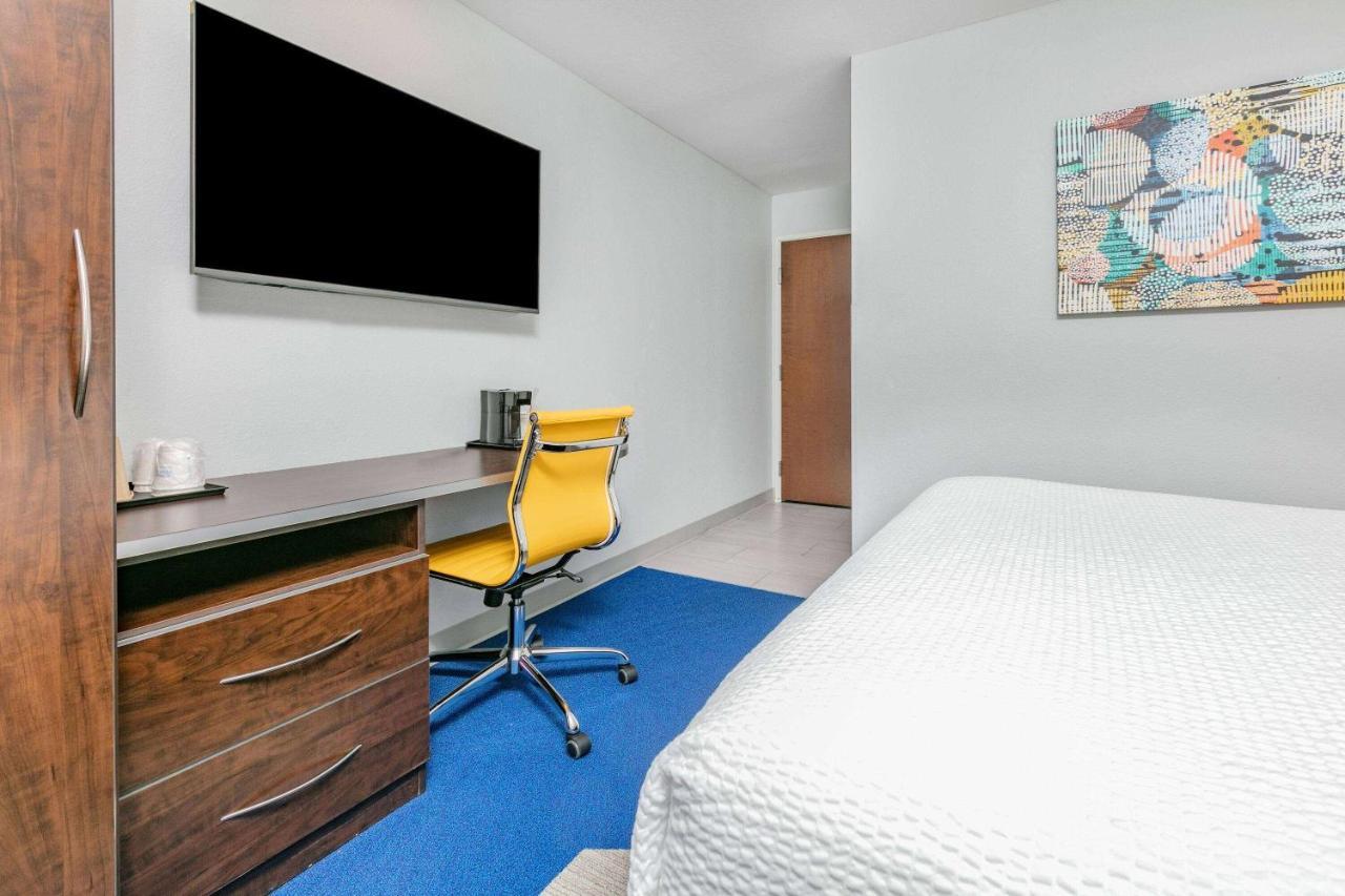 Microtel Inn & Suites By Wyndham Austin Airport Kültér fotó