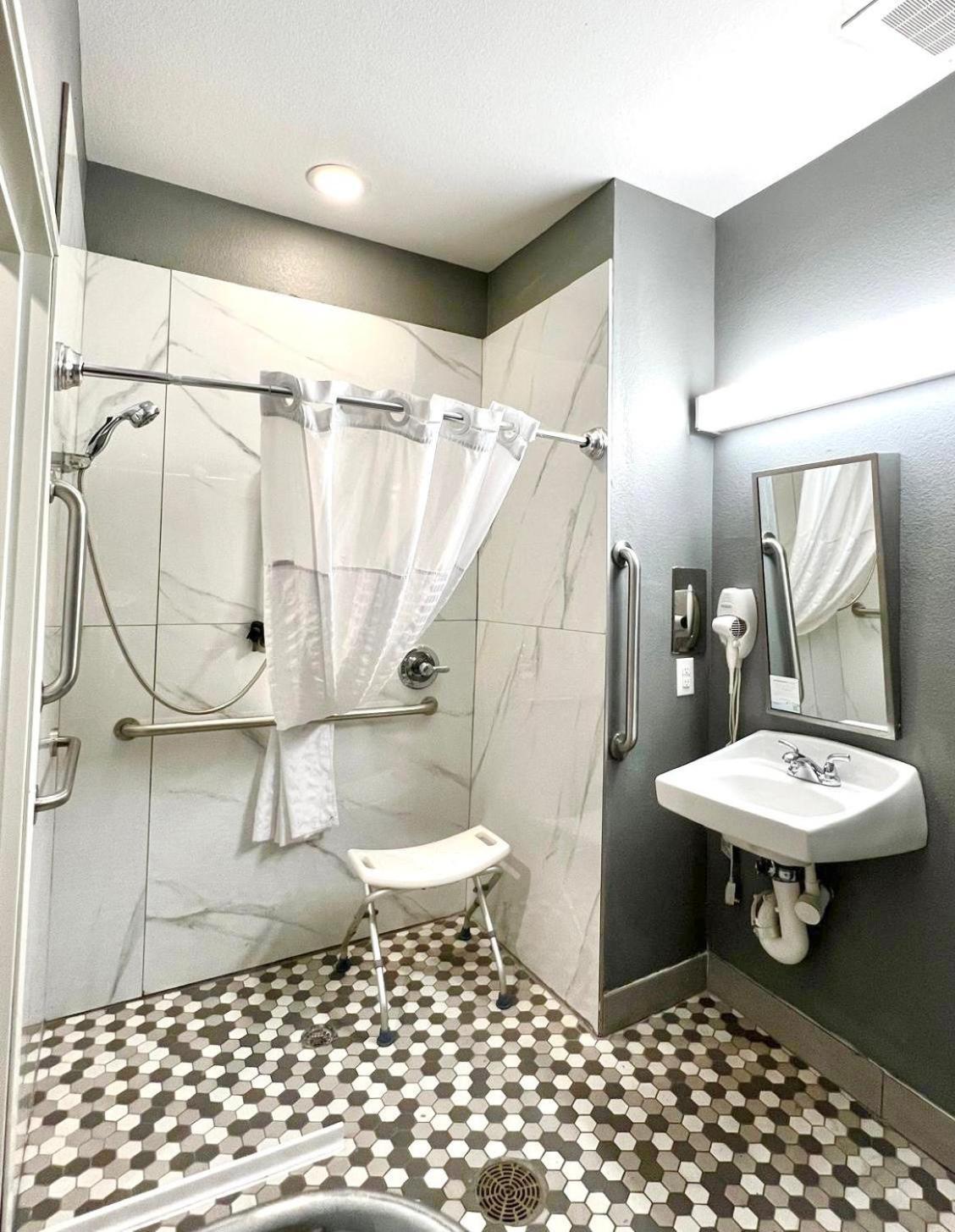 Microtel Inn & Suites By Wyndham Austin Airport Kültér fotó
